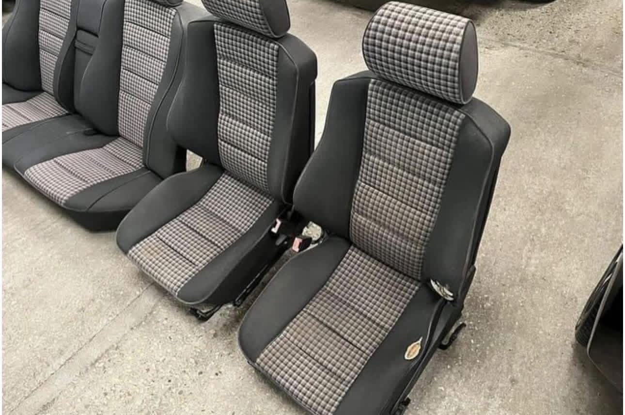 Ensemble de sièges sport Mercedes W201 190E d’origine - Image 5
